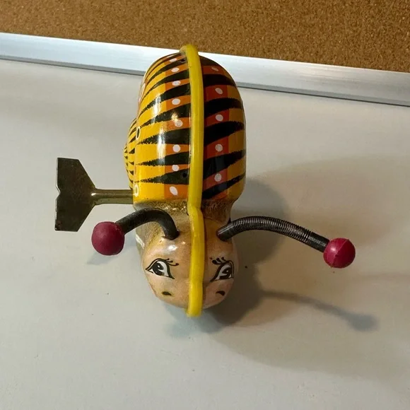 Vintage Schylling Key Wind-Up Colorful Tin Snail Toy With Original Box - Picture 3 of 9